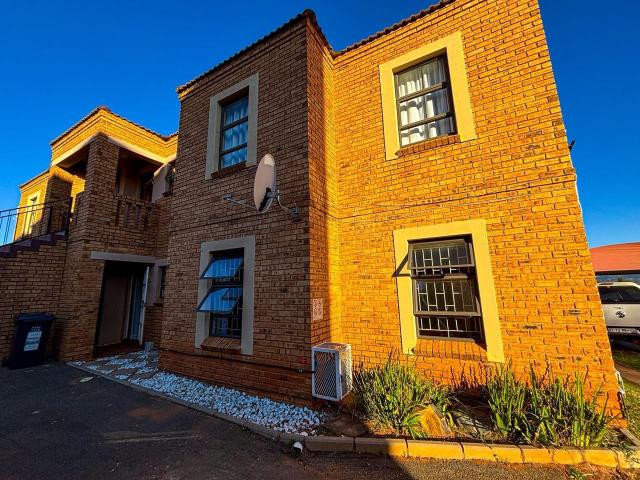 Apartment for sale in Vosloorus, Gauteng
