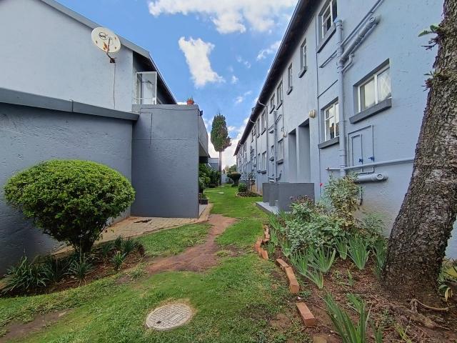 Apartment for sale in Vosloorus, Gauteng