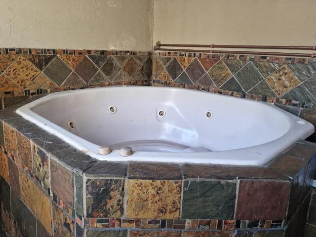 Apartment for sale in Queensburgh, Kwazulu-natal