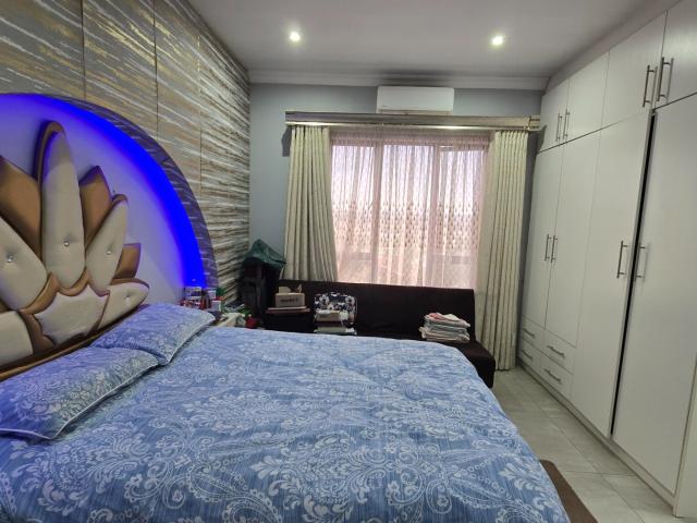 Apartment for sale in Seaview, Kwazulu-natal