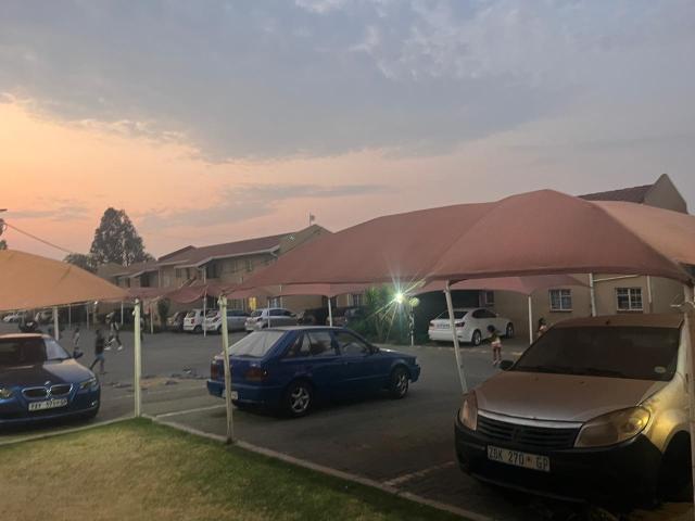 Apartment for sale in Vosloorus, Gauteng