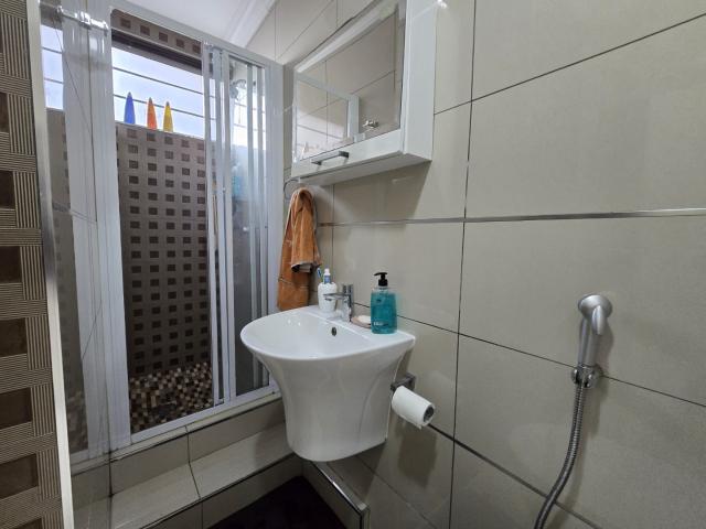 Apartment for sale in Seaview, Kwazulu-natal
