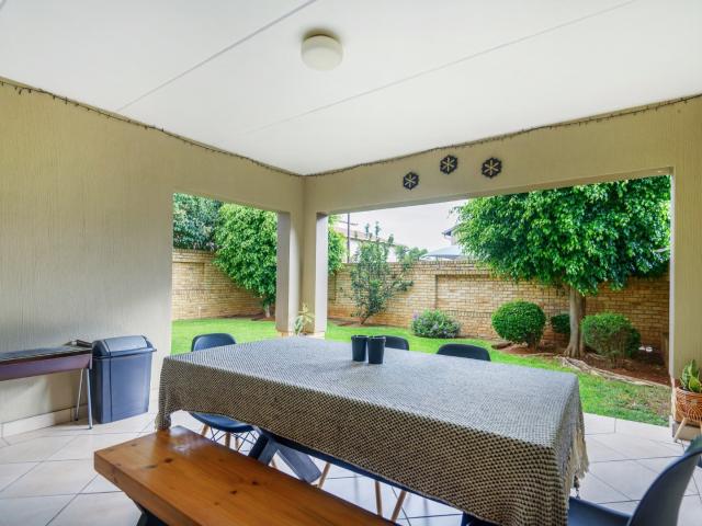 Apartment for sale in North & Sandton, Randburg