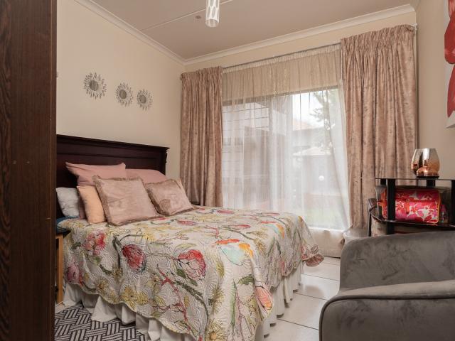 Apartment for sale in Vosloorus, Gauteng