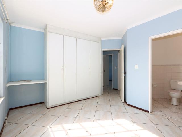 Apartment for sale in Paulshof, Alexandra