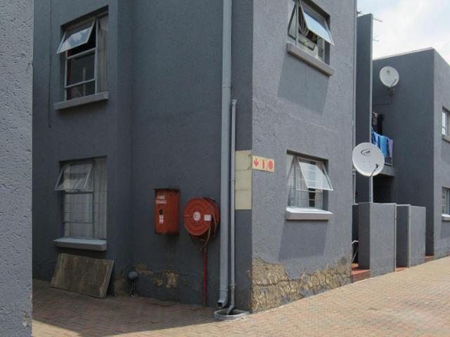 Apartment for sale in Vosloorus, Gauteng