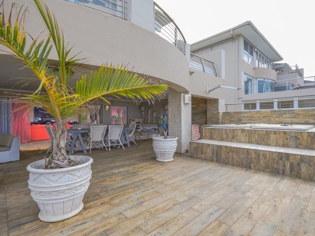 Apartment for sale in Princess Grant, Kwazulu-natal
