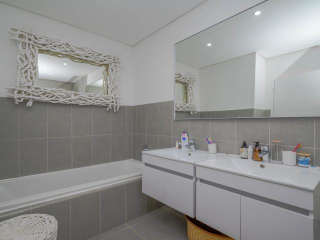 Apartment for sale in Princess Grant, Kwazulu-natal