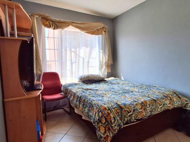Apartment for sale in Akasia, Gauteng