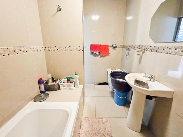 Apartment for sale in Kingsburgh, Kwazulu-natal