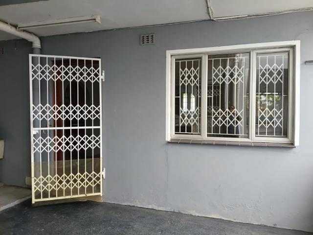 Apartment for rent in Chatsworth, Kwazulu-natal