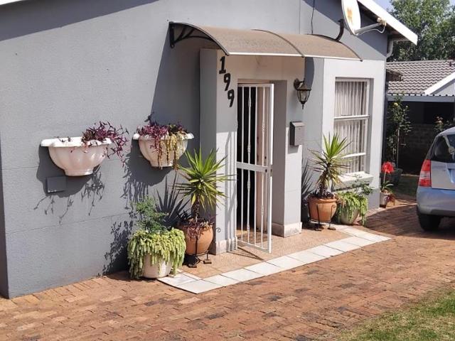 Apartment for rent in Fairland, Johannesburg