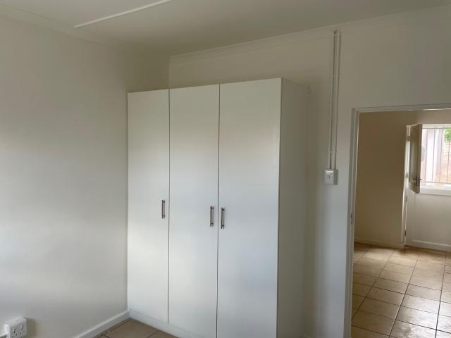 Apartment for rent in Panorama, Western Cape