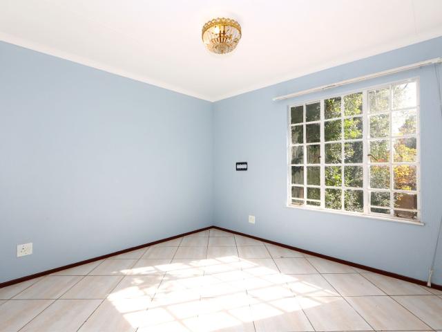 Apartment for rent in Paulshof, Alexandra