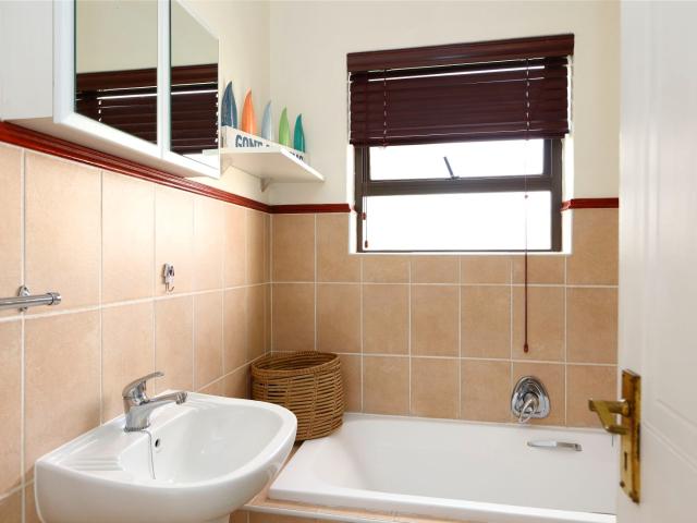 Apartment for rent in Paulshof, Alexandra
