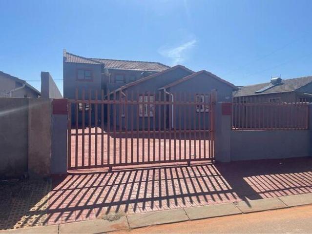 Apartment for rent in Protea Glen, Soweto