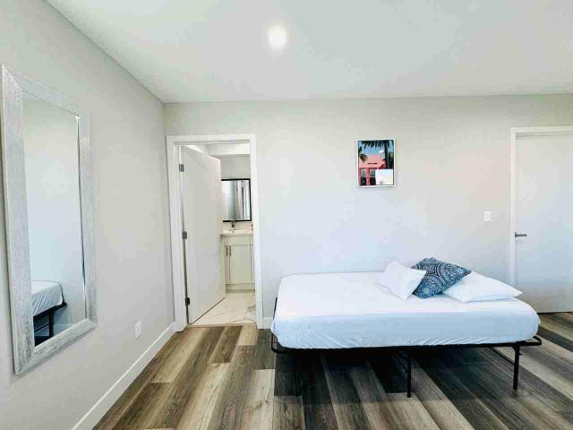 Apartment for rent in Canoga Park, California