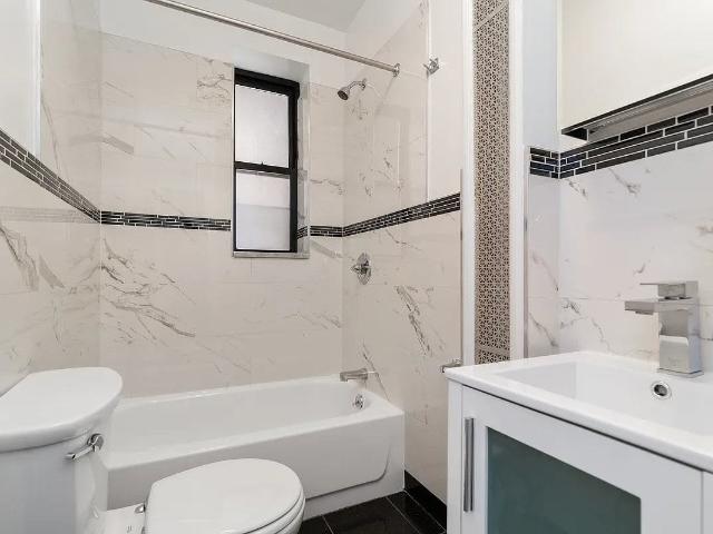 Apartment for rent in Arverne, New York