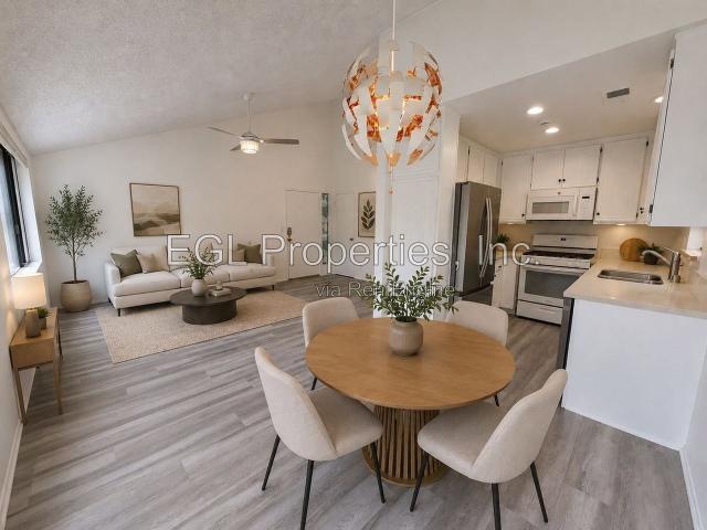Apartment for rent in Canyon Country, California
