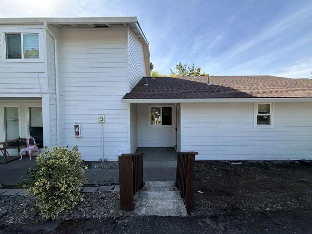 Apartment for rent in Oak Hills, Washington County