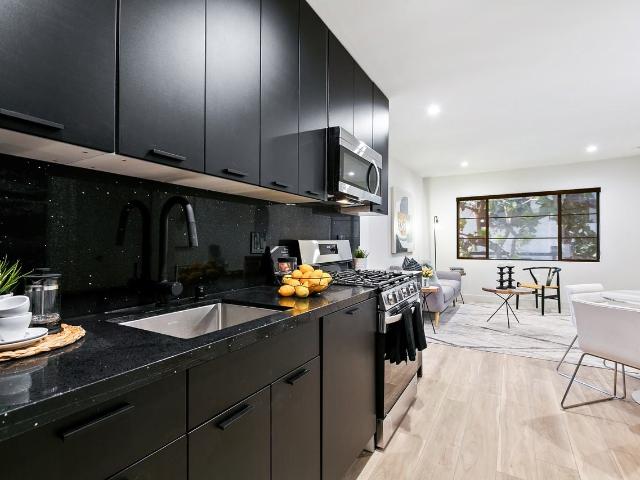 Apartment for rent in Canoga Park, California