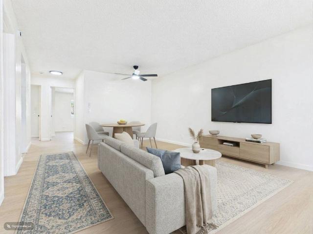 Apartment for rent in Canoga Park, California