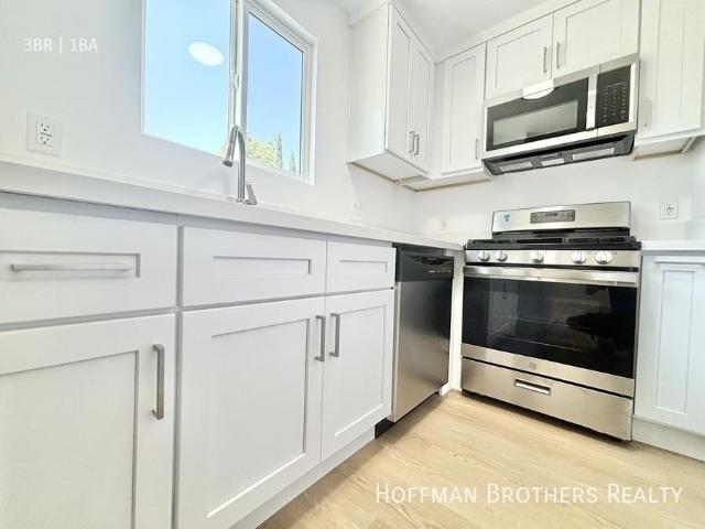 Apartment for rent in Canoga Park, California
