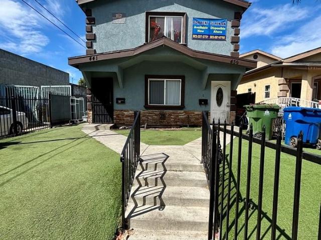 Apartment for rent in Canoga Park, California