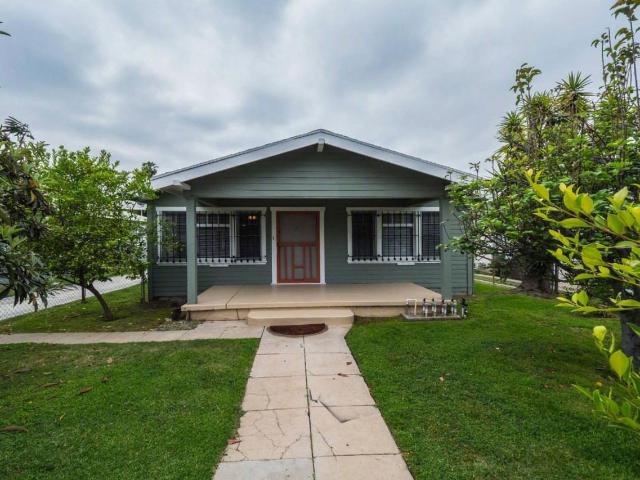 Apartment for rent in Canoga Park, California