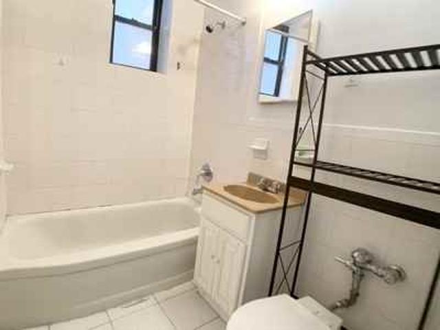 Apartment for rent in Arverne, New York