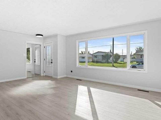 Apartment for rent in Wedgewood, Alberta