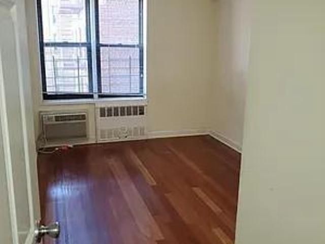 Apartment for rent in Arverne, New York