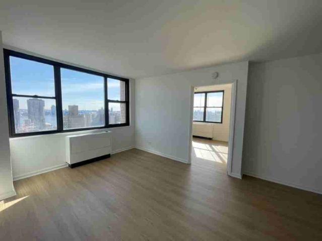 Apartment for rent in Arverne, New York