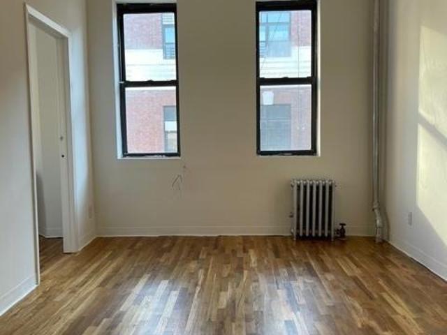 Apartment for rent in Arverne, New York