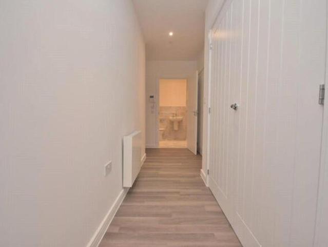 Apartment for rent in Cat Hill, England