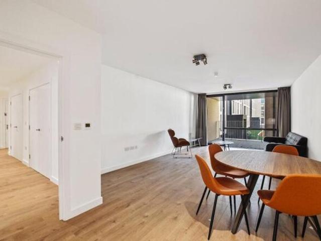 Apartment for rent in Cat Hill, England