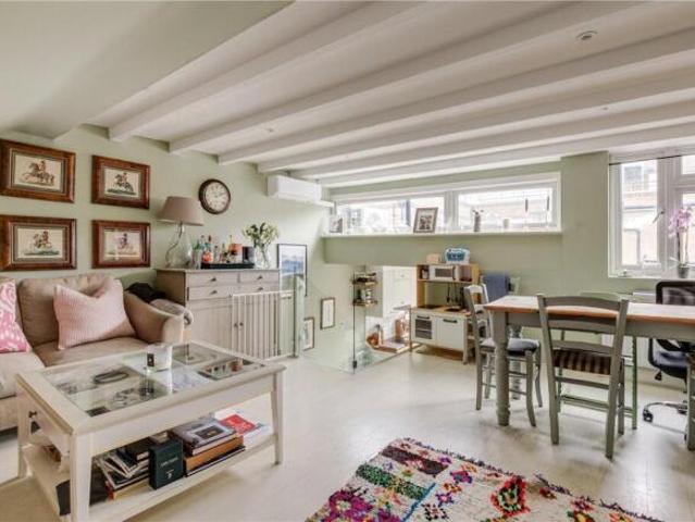 Apartment for rent in Cat Hill, England