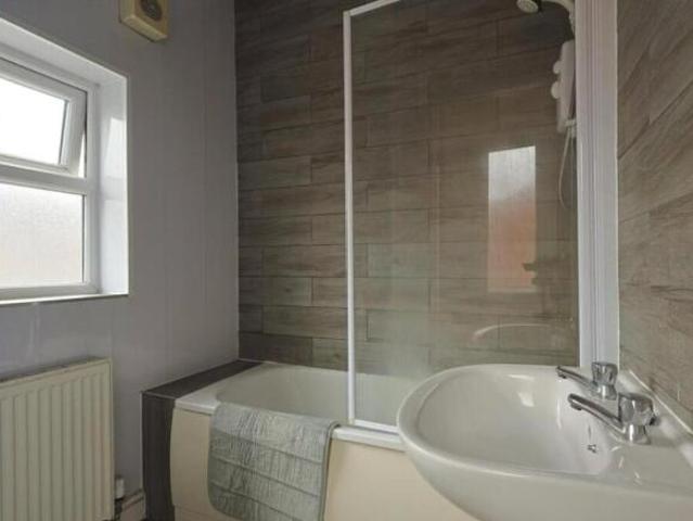 Apartment for rent in Cat Hill, England