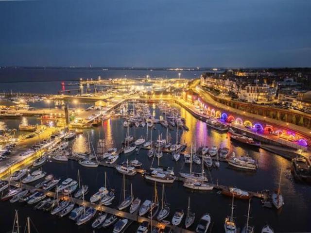 Apartment for rent in East Cliff, Acol