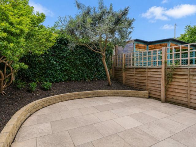 Apartment for rent in Cat Hill, England