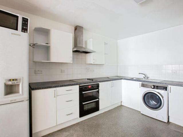Apartment for rent in Cat Hill, England