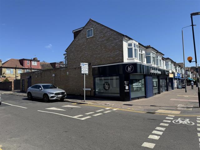 Apartment for rent in Higham Hill, Greater London