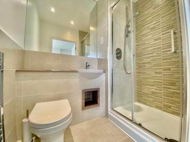 Apartment for rent in South Lane, West Yorkshire