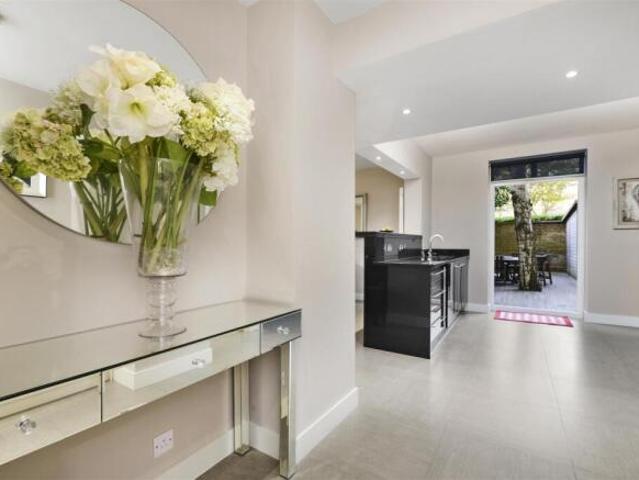 Apartment for rent in St. John's Wood, Greater London
