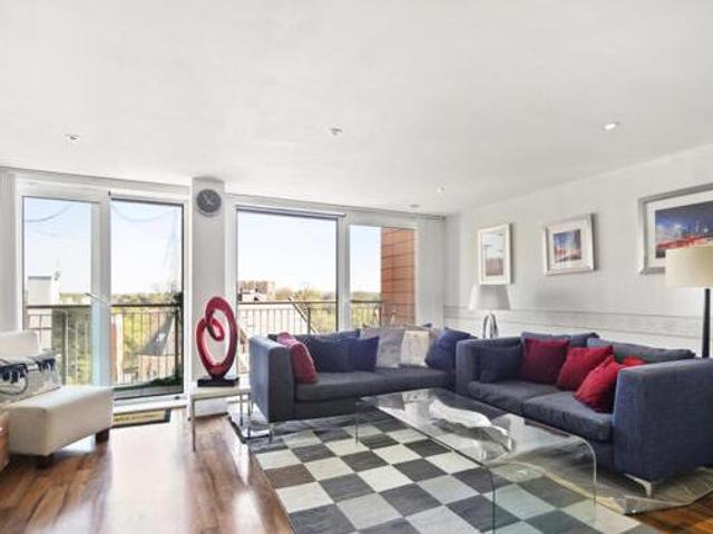 House for rent in Brentford End, Greater London
