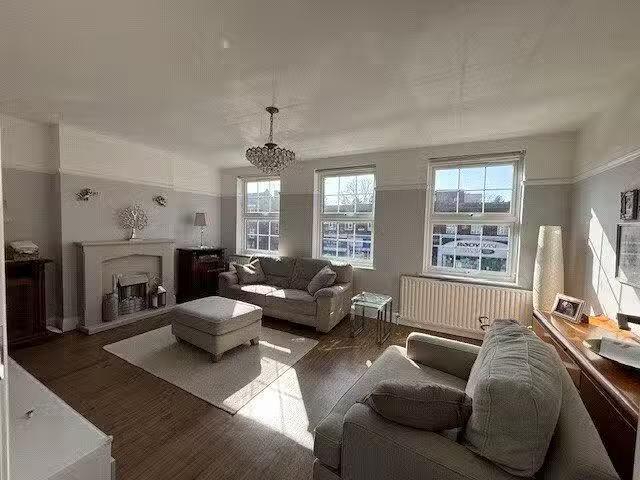 Apartment for rent in Hatch End, Greater London