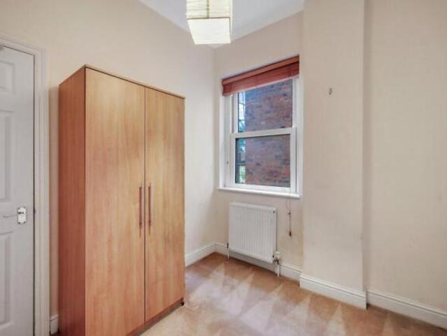 Apartment for rent in Brondesbury, Greater London