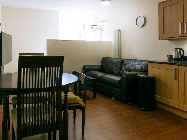 Apartment for rent in Gayfield, Broughton