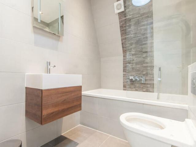 Apartment for rent in Cat Hill, England