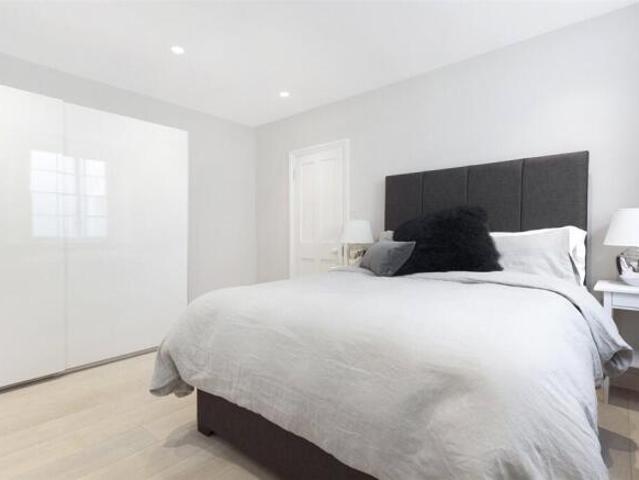 Apartment for rent in Cat Hill, England